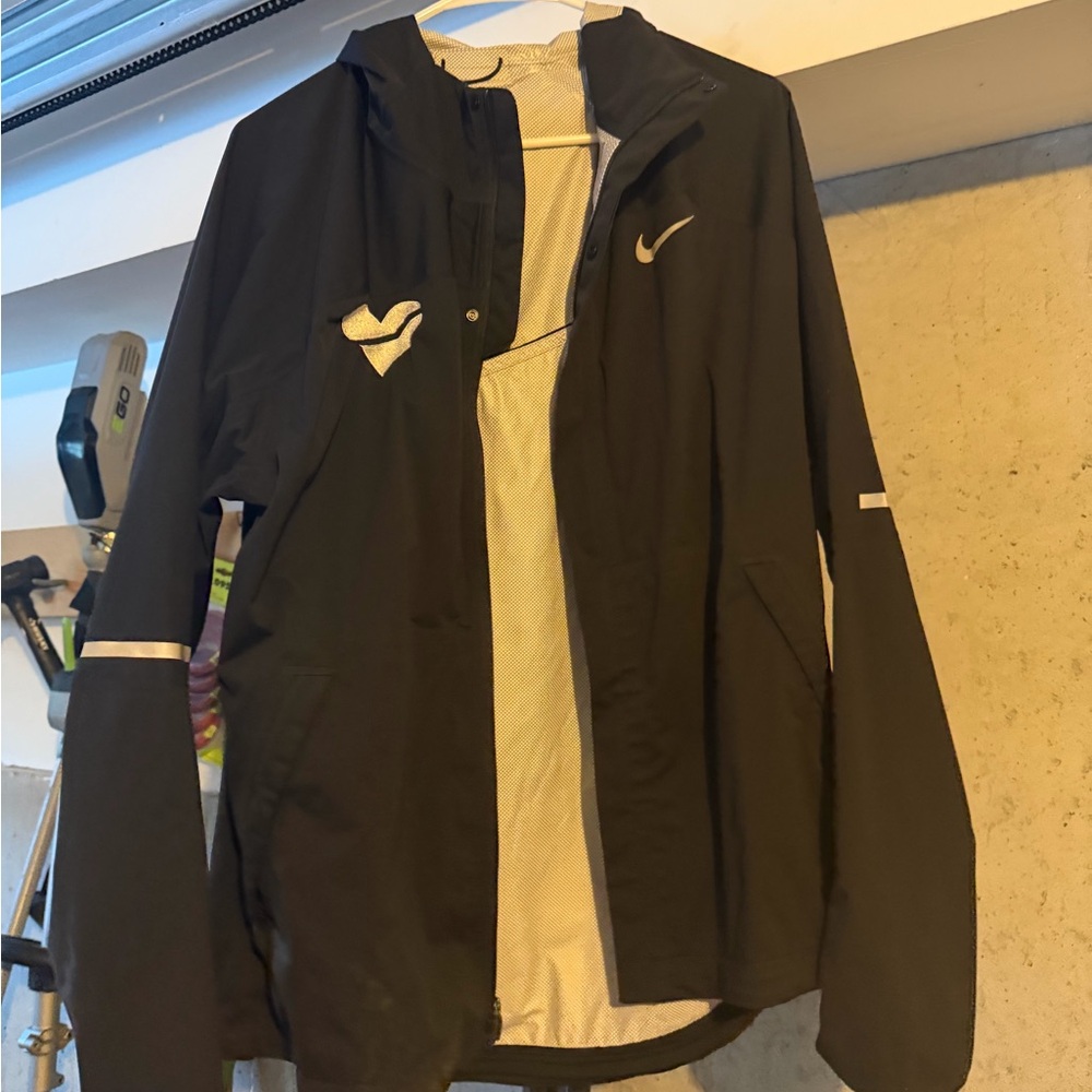 Nike Black and White Men's Windbreaker